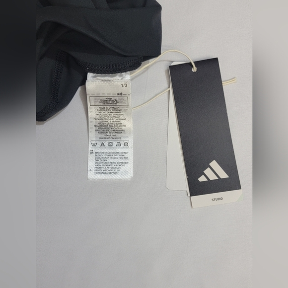 Adidas All Me Essentials 7 Inch Black Short Legging Womens Size XS - Picture 5 of 10